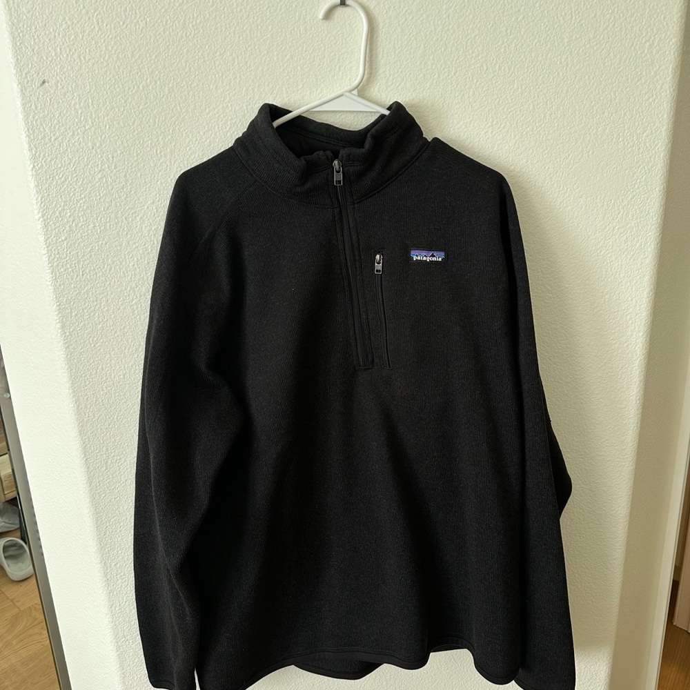Patagonia Men’s Black Half-Zip Fleece Pullover